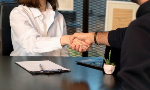 Insistência vs. Persistência: A Linha Tênue do Follow-up Comercial