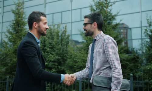 Automatize a prospecção comercial sem perder qualidade