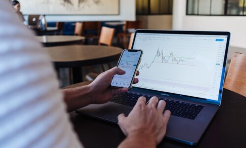 Case Apex Finanças: Redução de 70% no Tempo de Prospecção