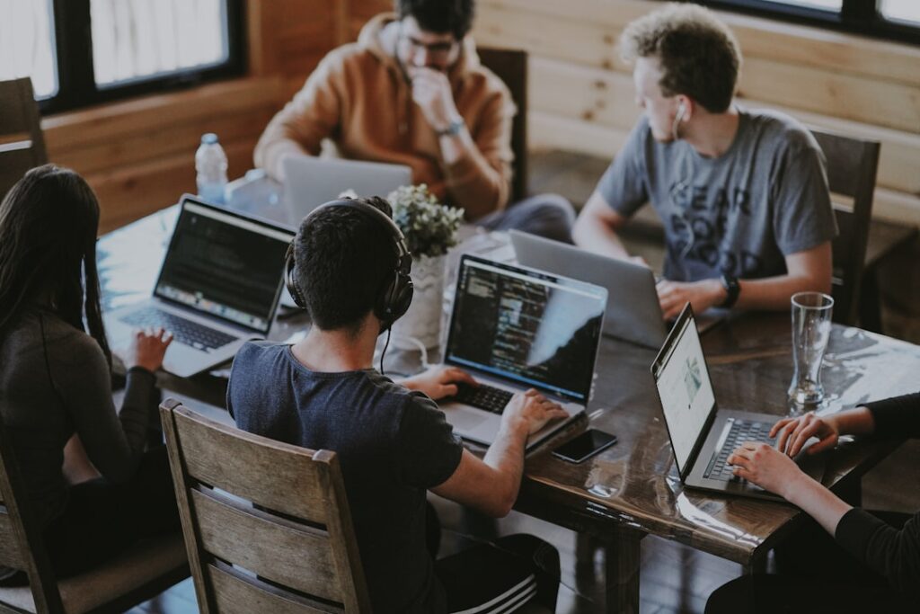 Leia mais sobre o artigo Prospecção Automática: Escale Sem Crescer Sua Equipe